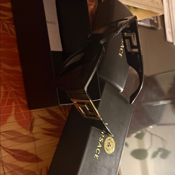 Versace Other - Versace Gold and Black VR Glasses